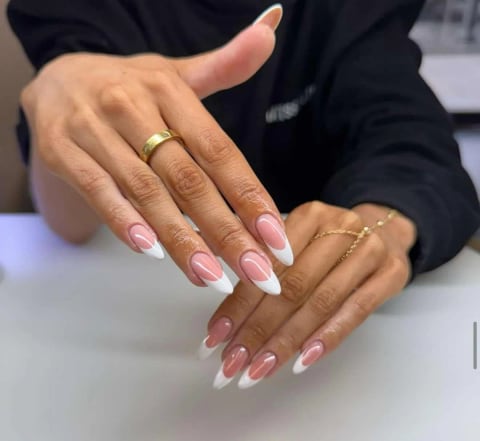 Builder Gel (Minimal Nail Art)