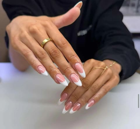 Builder Gel (Minimal Nail Art)